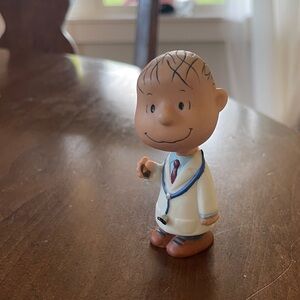 Vintage Hallmark PEANUTS Gallery Figurine LINUS MD Doctor 1st Edition Numbered